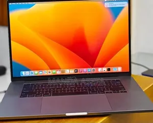 New Laptop Apple MacBook Pro 2019 16GB Intel Core i7 SSD 512GB