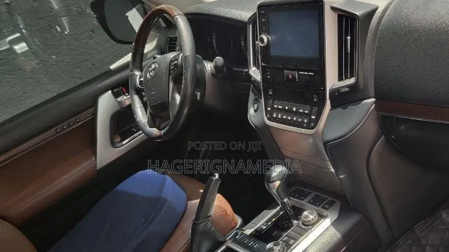 Toyota Land Cruiser Prado 2019 Silver