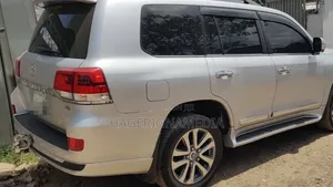 Toyota Land Cruiser Prado 2019 Silver