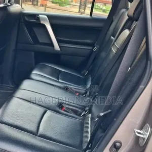 Toyota Land Cruiser Prado 2019 Silver