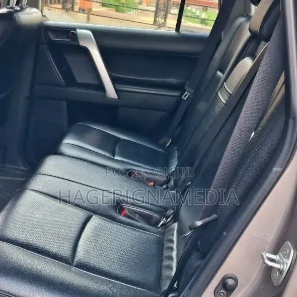 Toyota Land Cruiser Prado 2019 Silver