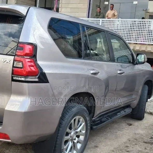 Toyota Land Cruiser Prado 2019 Silver