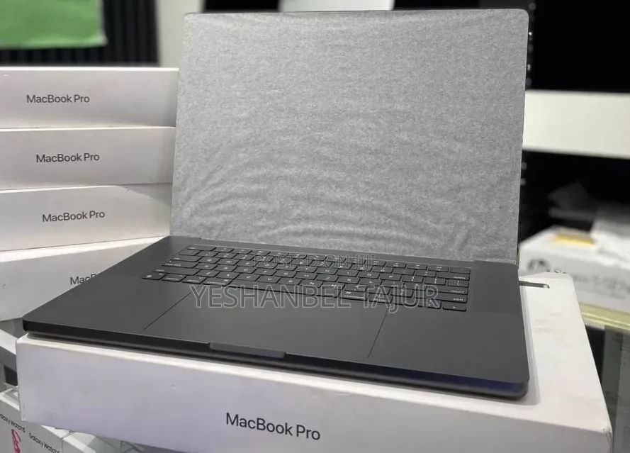 New Laptop Apple MacBook Pro 2023 M3 Max 32GB Apple M3 Max SSD 1T