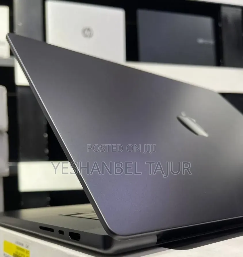 New Laptop Apple MacBook Pro 2023 M3 Max 32GB Apple M3 Max SSD 1T
