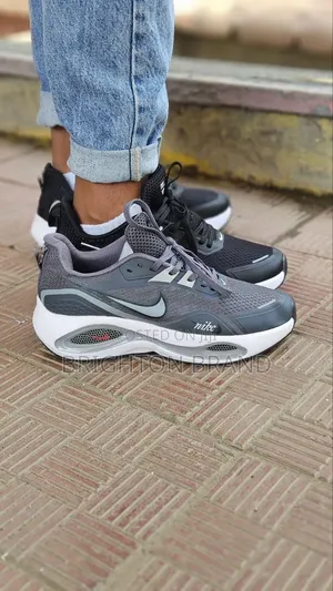 Nike Zoom አይናማ