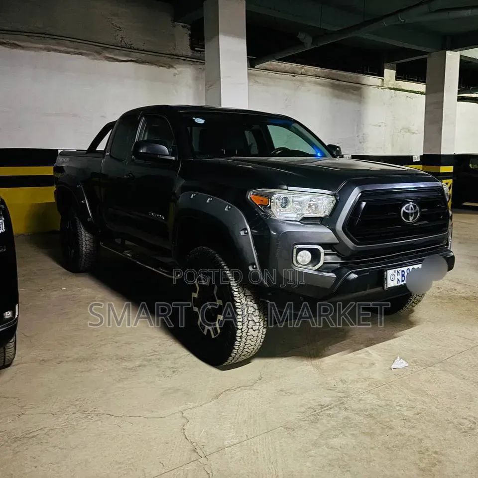 Toyota Tacoma SR5 2022 Gray