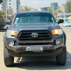 Toyota Tacoma SR5 2022 Gray