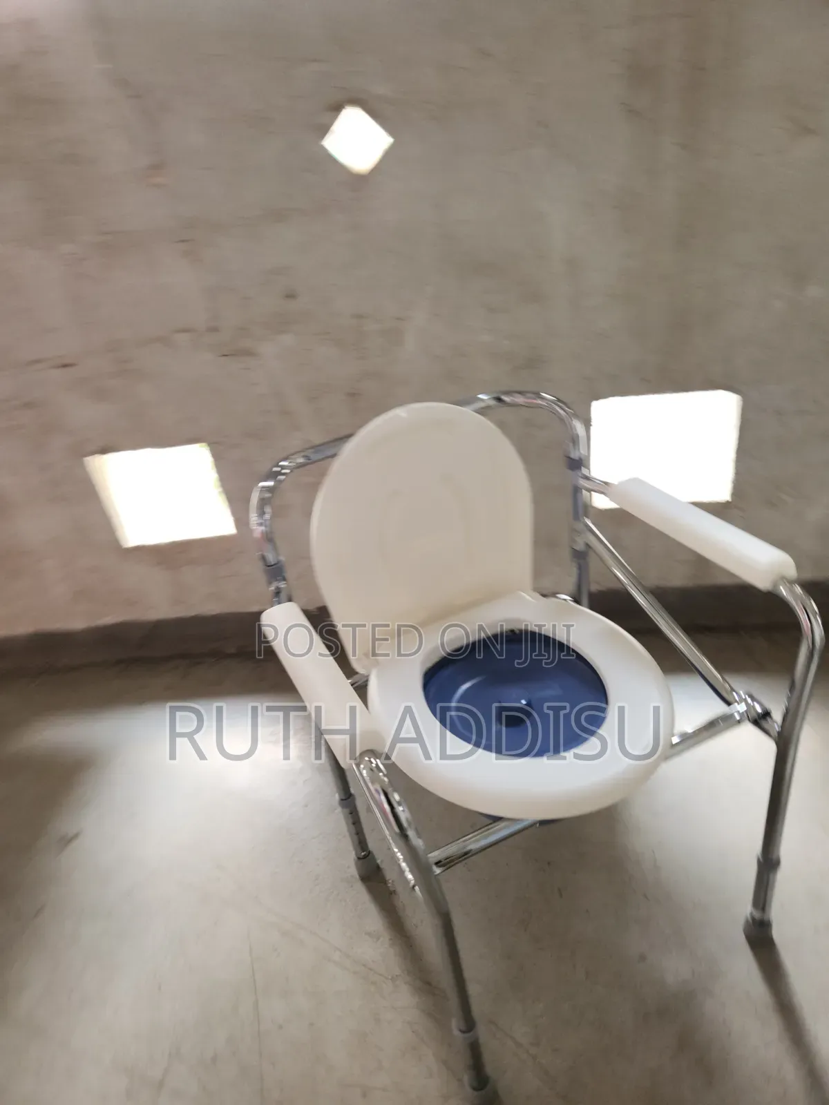 Height-Adjustable Commode Chair Features a Stainless or Aluminum Frame