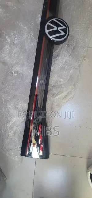 Volkswagen (Vw) Rear Trunk Light Garnish/ Tailgate Trim Id 4