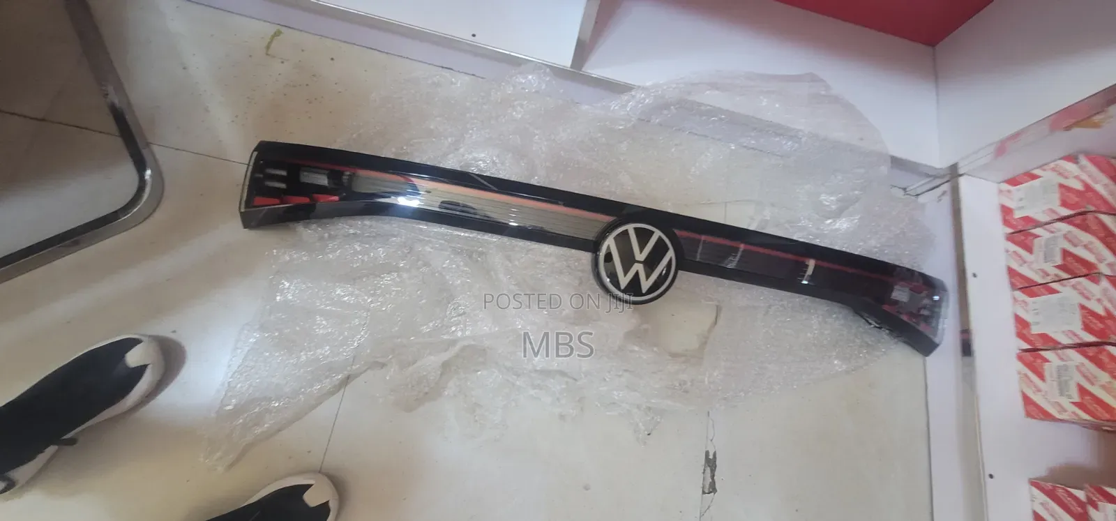 Volkswagen (Vw) Rear Trunk Light Garnish/ Tailgate Trim Id 4