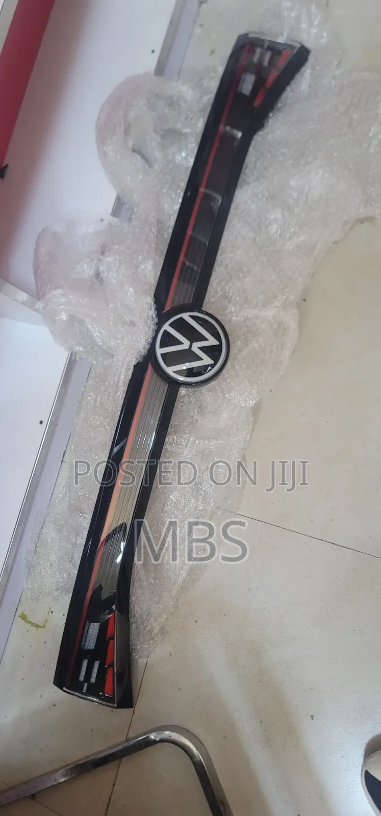 Volkswagen (Vw) Rear Trunk Light Garnish/ Tailgate Trim Id 4