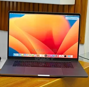 New Laptop Apple MacBook Pro 2019 16GB Intel Core i7 SSD 512GB
