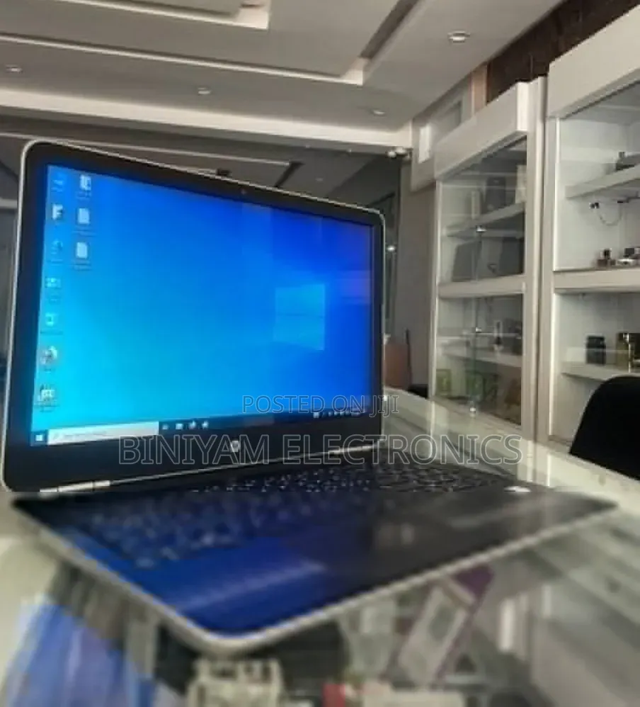 New Laptop HP Pavilion 15 8GB Intel Core i5 HDD 1T