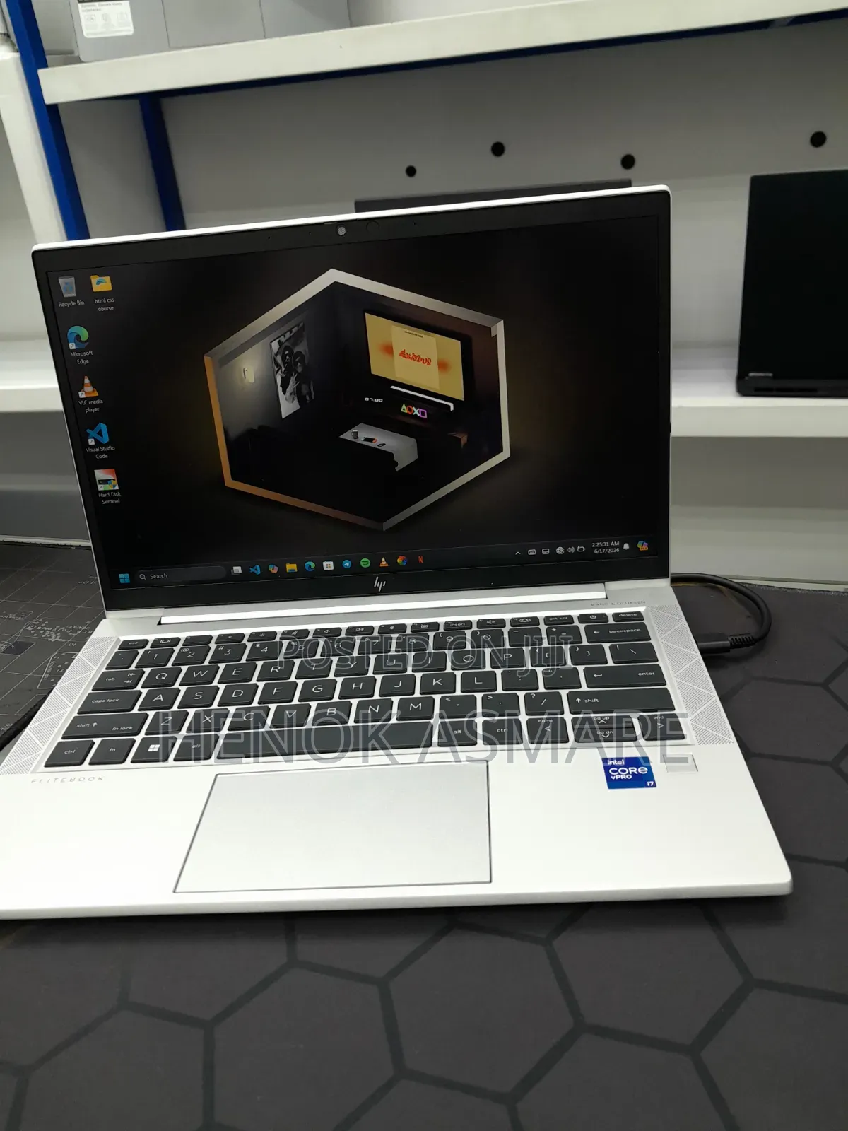 New Laptop HP EliteBook 830 G8 16GB Intel Core i7 SSD 512GB