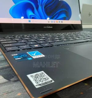New Laptop Asus ZenBook 3 UX390UA 16GB Intel Core i7 SSD 512GB