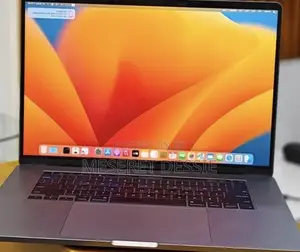 New Laptop Apple MacBook Pro 2019 16GB Intel Core i7 SSD 512GB