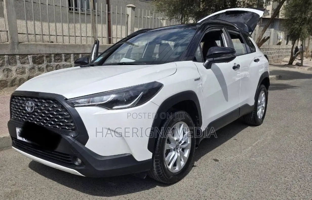 Toyota Corolla Cross Hybrid 2023 White