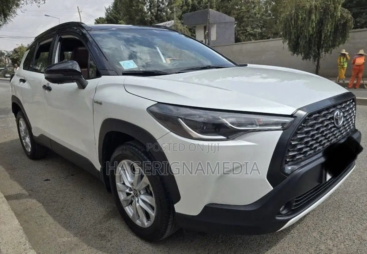 Toyota Corolla Cross Hybrid 2023 White