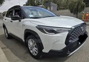 Toyota Corolla Cross Hybrid 2023 White