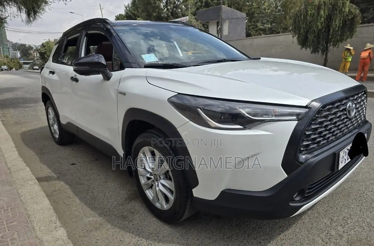 Toyota Corolla Cross Hybrid 2023 White