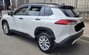 Toyota Corolla Cross Hybrid 2023 White