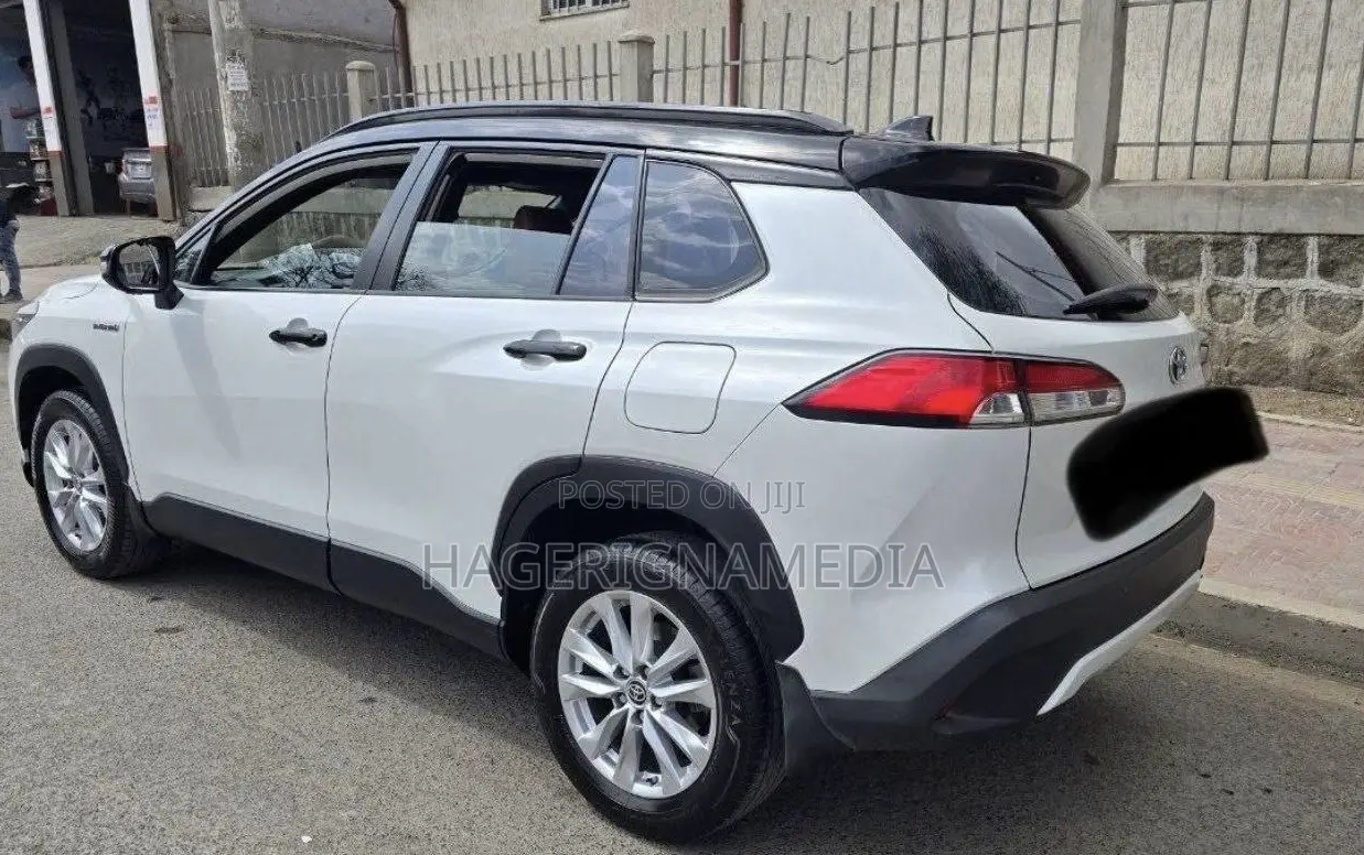 Toyota Corolla Cross Hybrid 2023 White