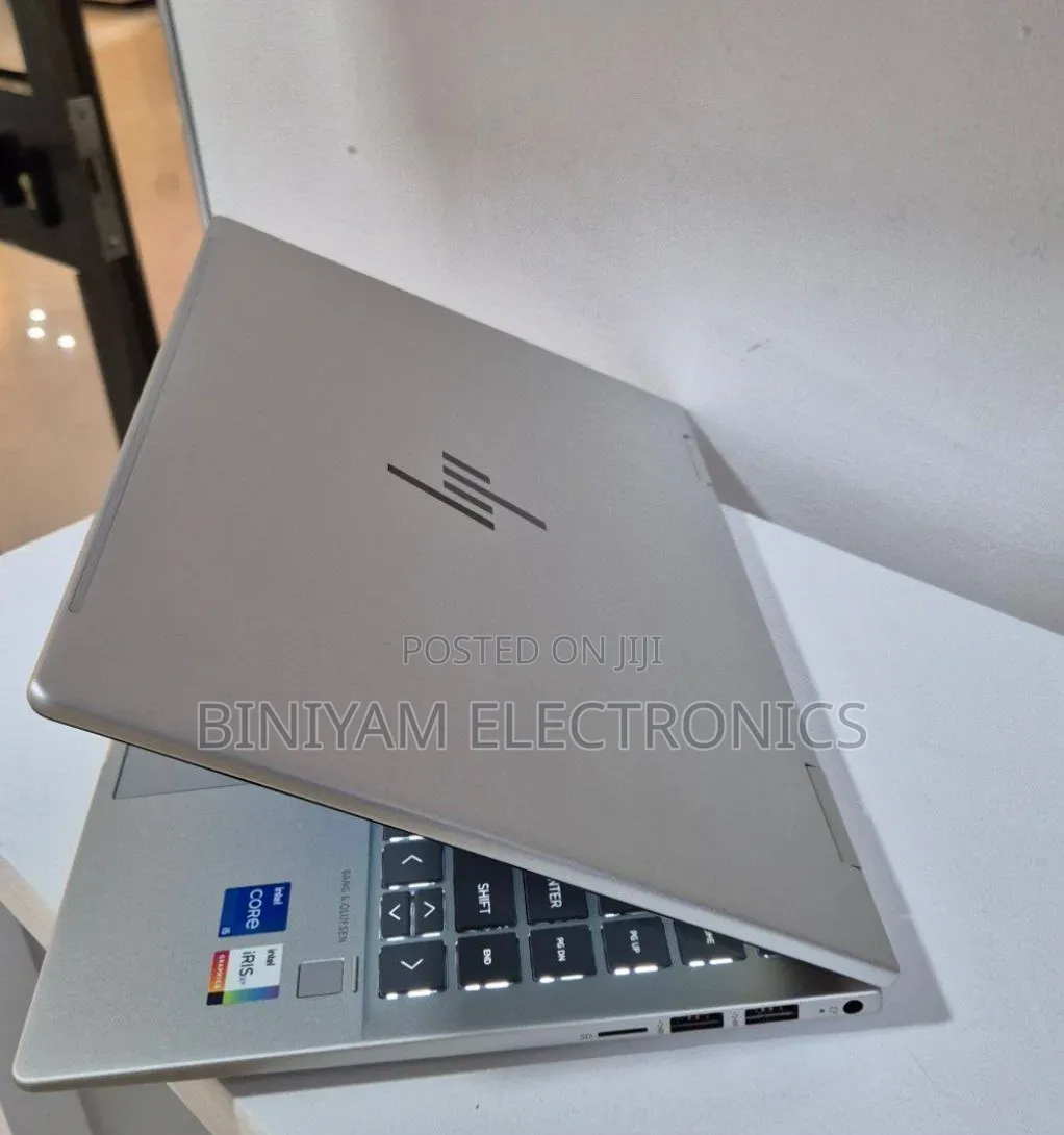 New Laptop HP Envy X360 8GB Intel Core i5 SSD 512GB