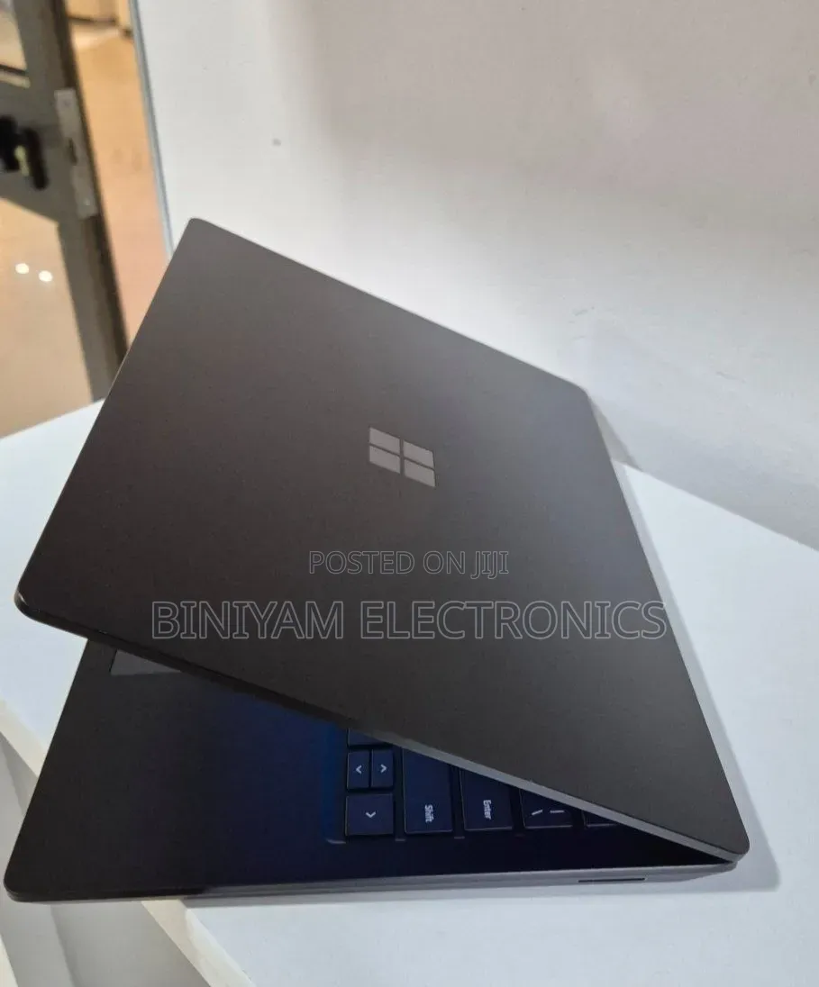 New Laptop Microsoft Surface Laptop 5 16GB Intel Core i7 SSD 512GB