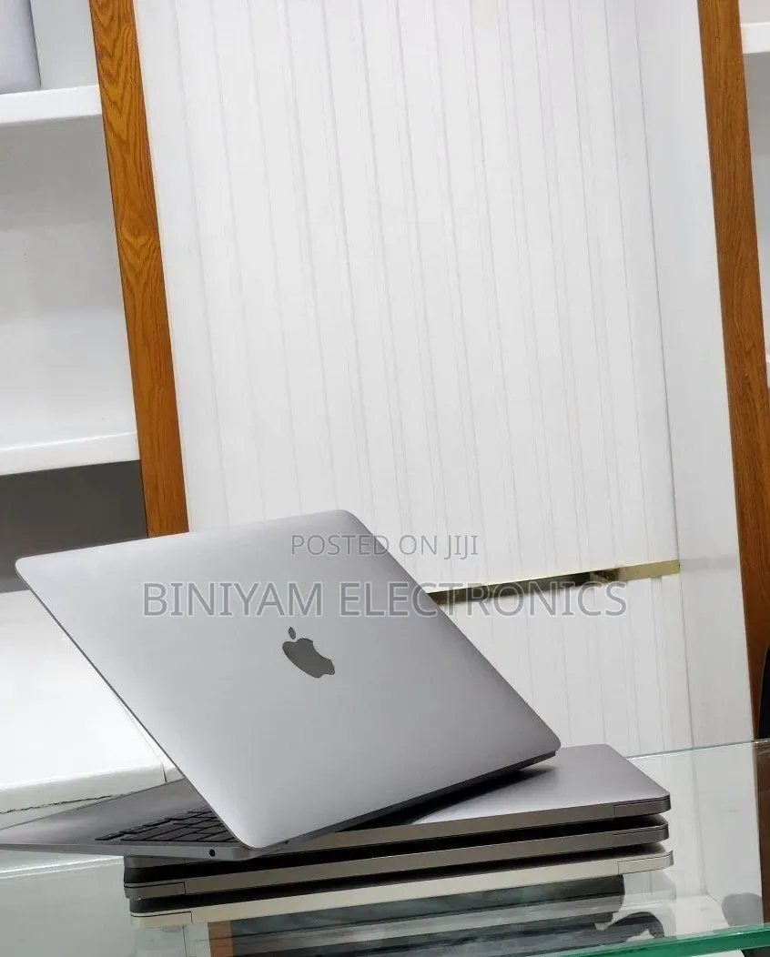 New Laptop Apple MacBook Air 2020 8GB Apple M1 SSD 256GB