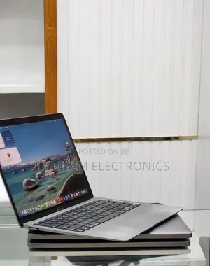 New Laptop Apple MacBook Air 2020 8GB Apple M1 SSD 256GB