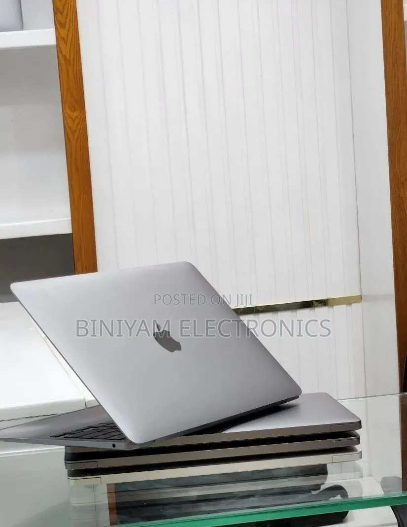 New Laptop Apple MacBook Air 2020 8GB Apple M1 SSD 256GB