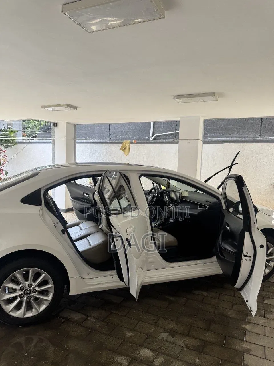 Toyota Corolla 2022 White