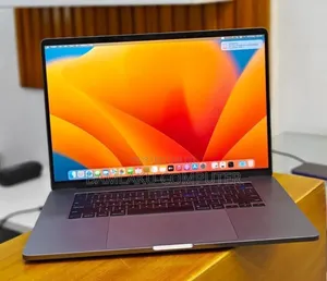 New Laptop Apple MacBook Pro 2019 16GB Intel Core i7 SSD 512GB