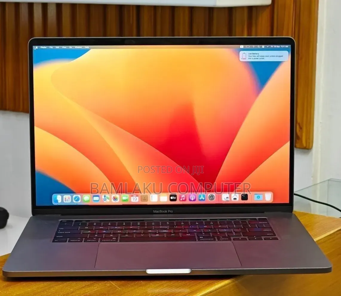 New Laptop Apple MacBook Pro 2019 16GB Intel Core i7 SSD 512GB