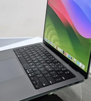New Laptop Apple MacBook 16GB Apple M1 SSD 512GB