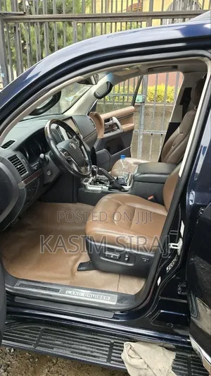 Toyota Land Cruiser 2017 Gray