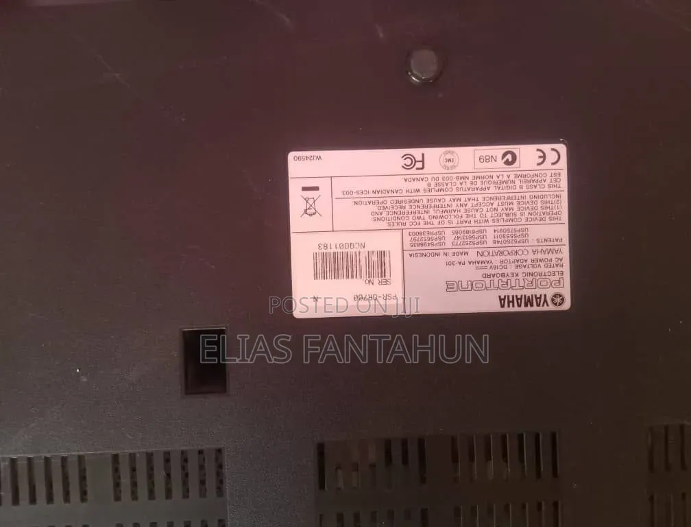 Keyboard PSR 700