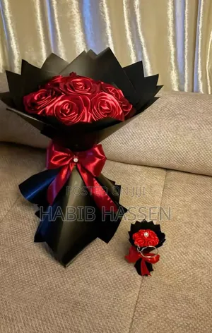 በጣም የሚያምር እጅ ስሬት አበባ