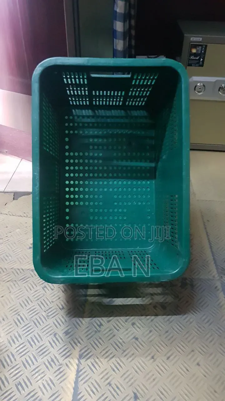 Heavy-duty Green Plastic Crates – Durable Storage Transport