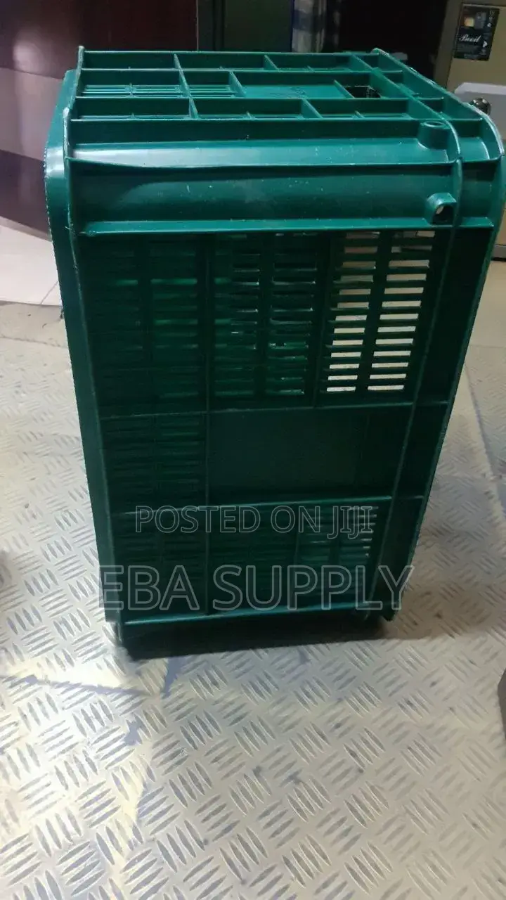 Heavy-duty Green Plastic Crates – Durable Storage Transport