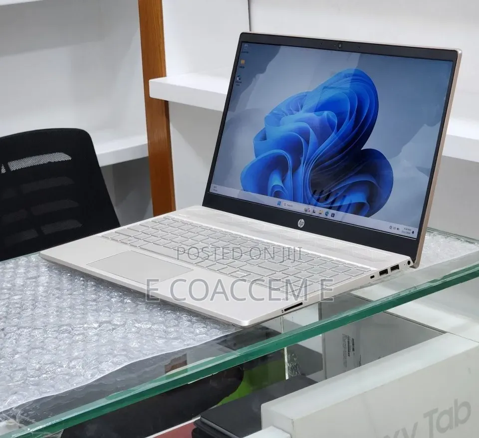 New Laptop HP 8GB Intel Core i5 SSD 512GB