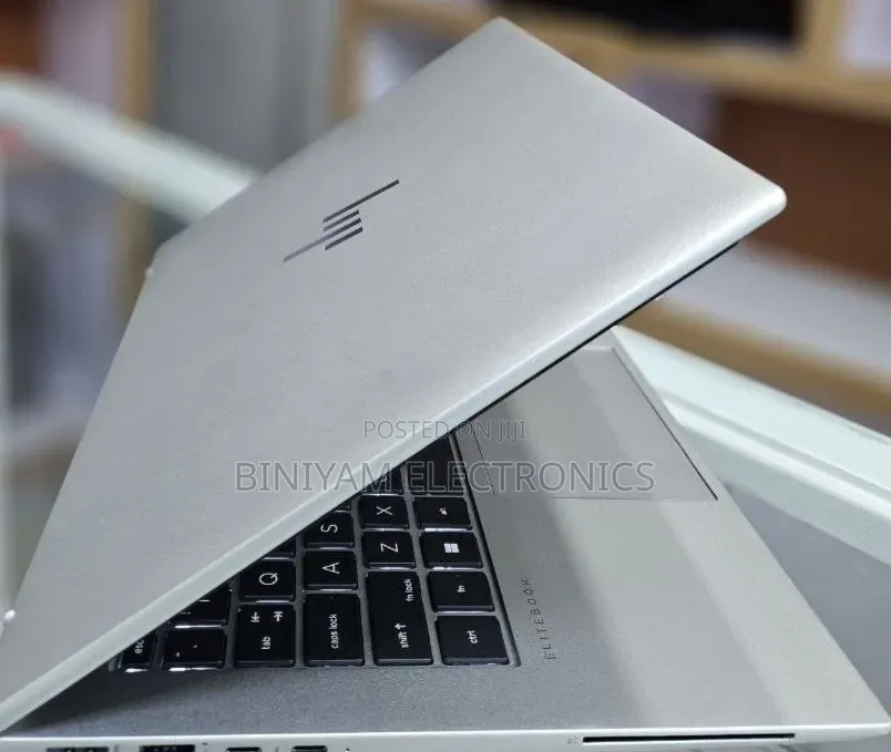 New Laptop HP EliteBook 840 G10 16GB Intel Core i5 SSD 512GB