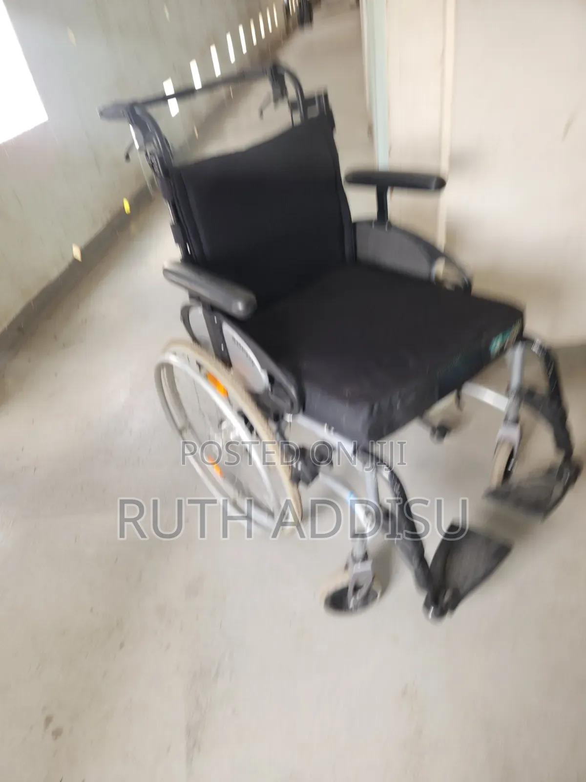 18' Seat Width Pediatric Wheelchair for Kids Children የአውሮፓ ጠንካራ