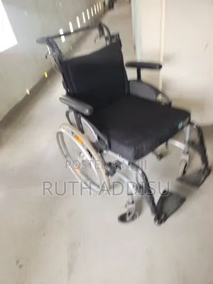 18' Seat Width Pediatric Wheelchair for Kids Children የአውሮፓ ጠንካራ