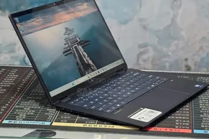 New Laptop HP OmniBook X Flip 14" 16GB Intel Core Ultra 7 SSD 1T