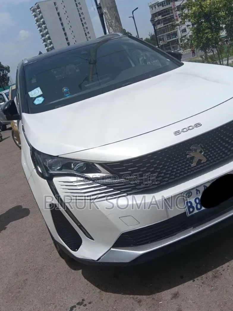 Peugeot 5008 2022 White