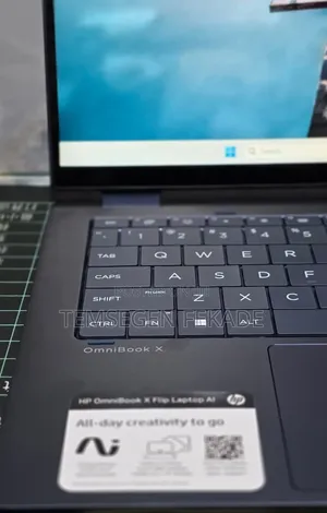 New Laptop HP OmniBook X Flip 14" 16GB Intel Core Ultra 7 SSD 1T