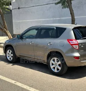 Toyota RAV4 2010