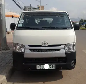 Toyota Grand HiAce 2020 White