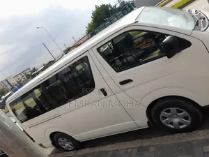 Toyota Grand HiAce 2020 White